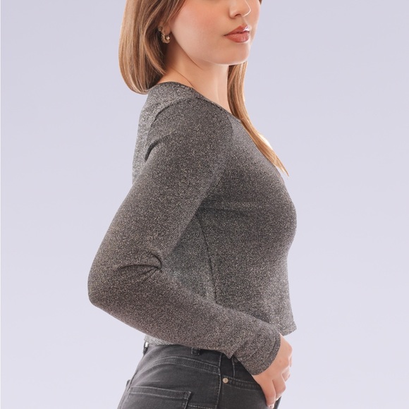 Minark Women’s Metallic Thread Knit Crop Top - Picture 2 of 4